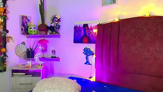 alisson zafiro  online show from April 10, 3:34 am