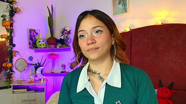 alisson zafiro  online show from April 11, 1:32 am