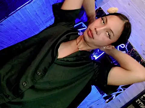 whiteladyboy online show from December 16, 9:14 am