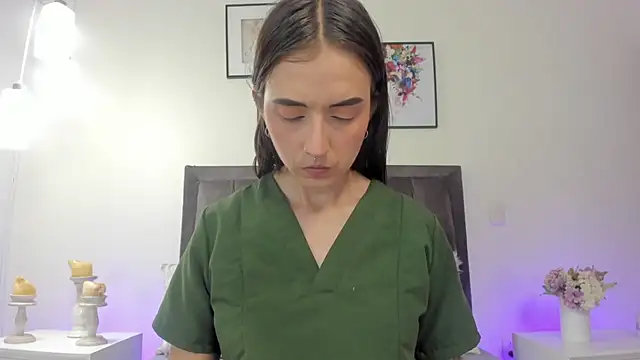 Snapshot of helen_mooree chatting on June 26, 12:53 pm helen mooree online show from June 26, 12:53 pm