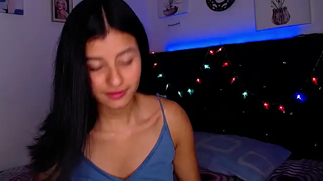 Snapshot of floweer_ chatting on February 9, 5:43 pm floweer online show from February 9, 5:43 pm