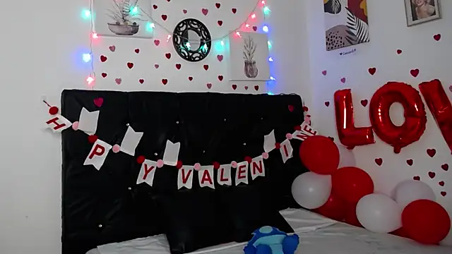 Snapshot of floweer_ chatting on February 14, 10:58 pm floweer online show from February 14, 10:58 pm