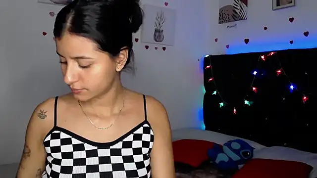 Snapshot of floweer_ chatting on March 14, 11:53 pm floweer online show from March 14, 11:53 pm