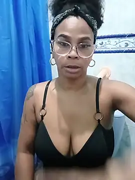 Snapshot of Melanie_candy_ chatting on April 6, 2:42 am Melanie candy online show from April 6, 2:42 am