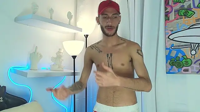 Snapshot of Sxxthiago chatting on July 6, 8:22 am Sxxthiago online show from July 6, 8:22 am