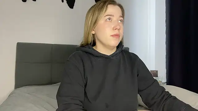 Embersweetbunny online show from January 13, 12:56 pm