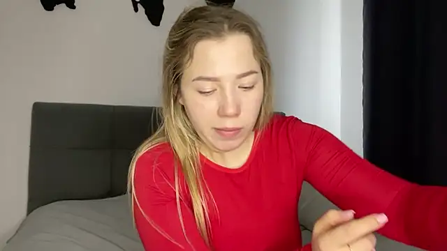 Embersweetbunny online show from January 16, 12:42 pm