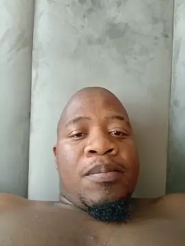 Snapshot of shotgunDee chatting on November 24, 8:36 am shotgunDee online show from November 24, 8:36 am