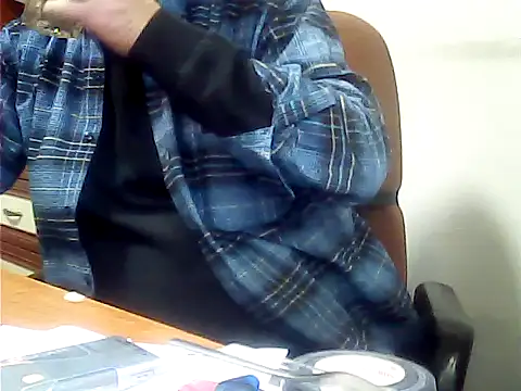 Snapshot of zormen355 chatting on May 16, 2:49 pm zormen355 online show from May 16, 2:49 pm