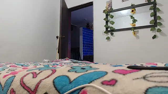 Snapshot of Elza_Blonde chatting on March 20, 4:31 pm Elza Blonde online show from March 20, 4:31 pm