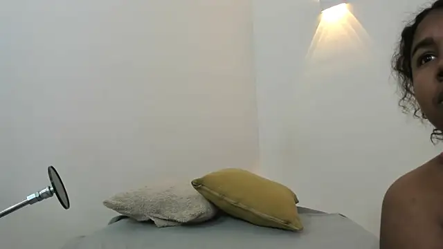 Lizzie Williams  online show from October 29, 3:09 am