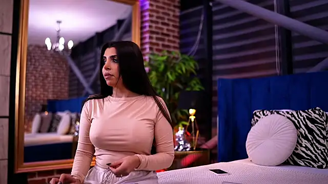 NicoleCellini online show from November 22, 6:40 pm