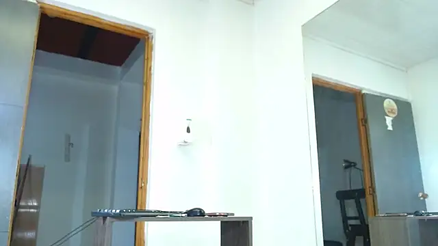 Snapshot of SWEETKAREN chatting on February 10, 1:53 am SWEETKAREN online show from February 10, 1:53 am