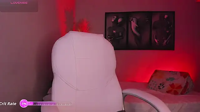 DollyWalker online show from December 1, 8:25 pm