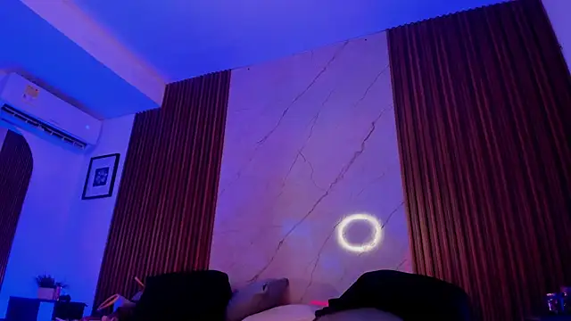 Emiilycollins online show from November 5, 11:49 pm