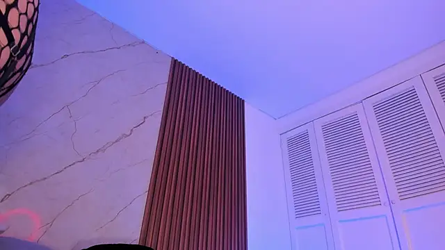 Emiilycollins online show from December 21, 5:42 pm