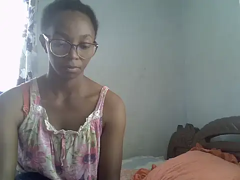 ElianeHot online show from April 24, 8:39 am