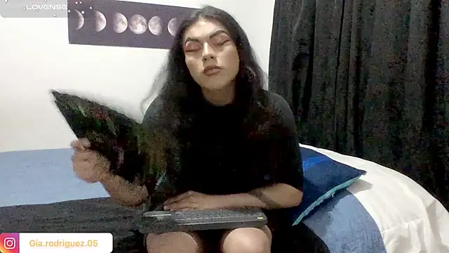 Ariana Rodriguez  online show from July 9, 10:58 pm