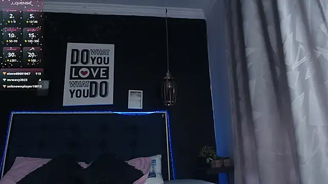 Alisteresa  online show from December 17, 6:20 pm