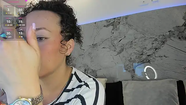 LIZ HOLMES online show from November 29, 10:07 am