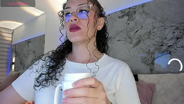 Snapshot of LIZ_HOLMES chatting on February 7, 10:19 am LIZ HOLMES online show from February 7, 10:19 am