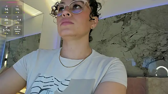 Snapshot of LIZ_HOLMES chatting on February 19, 11:50 am LIZ HOLMES online show from February 19, 11:50 am