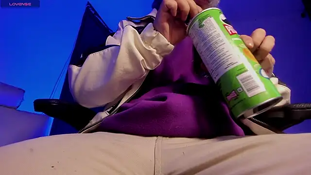 Snapshot of s_sven03 chatting on February 1, 4:33 am s sven03 online show from February 1, 4:33 am