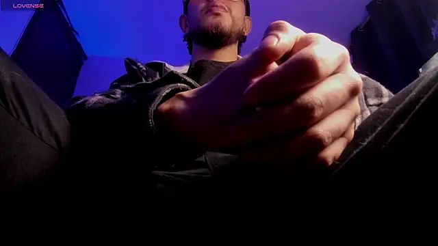 Snapshot of s_sven03 chatting on February 24, 4:21 am s sven03 online show from February 24, 4:21 am