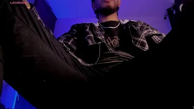 Snapshot of s_sven03 chatting on February 24, 8:40 pm s sven03 online show from February 24, 8:40 pm