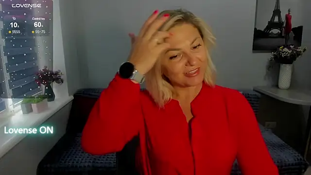 Snapshot of sweet___margaret chatting on October 13, 12:05 pm sweet margaret online show from October 13, 12:05 pm