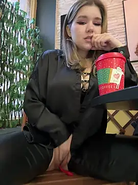 PumaShyXD online show from January 12, 12:01 pm