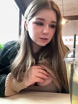 Snapshot of PumaShyXD chatting on February 11, 10:42 am PumaShyXD online show from February 11, 10:42 am