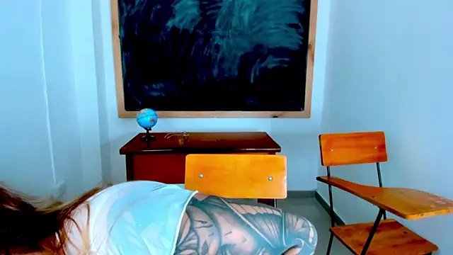 Snapshot of Adria_ross chatting on January 18, 1:04 pm Adria ross online show from January 18, 1:04 pm