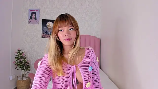 Snapshot of Adria_ross chatting on February 19, 1:29 pm Adria ross online show from February 19, 1:29 pm