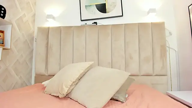 Anniie Queen online show from February 13, 2:07 am