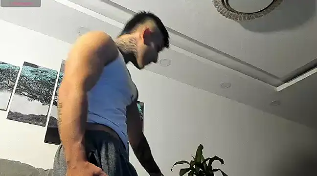 Snapshot of angeel_d035 chatting on December 4, 6:11 am angeel d035 online show from December 4, 6:11 am