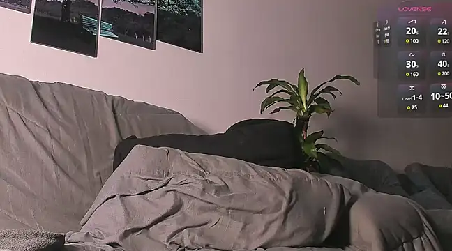 Snapshot of angeel_d035 chatting on February 27, 2:10 am angeel d035 online show from February 27, 2:10 am