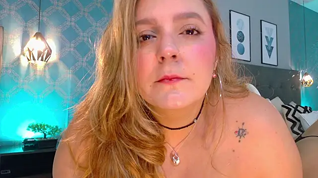 AmbarRoberts  online show from December 17, 12:55 pm