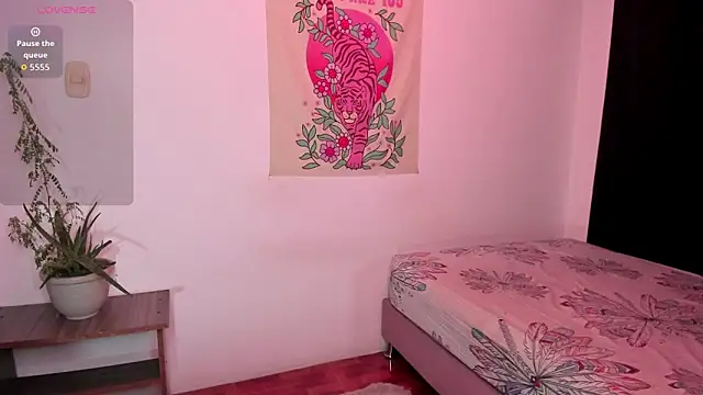JaneRuss  online show from October 11, 8:46 am