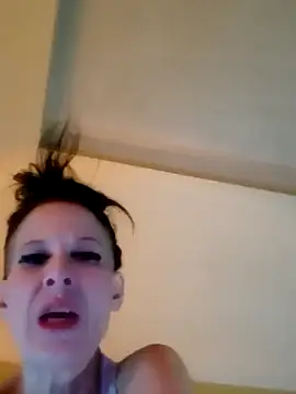 Snapshot of michele462 chatting on September 30, 9:36 am michele462 online show from September 30, 9:36 am