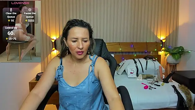 luciana ballesteros  online show from December 22, 1:00 pm