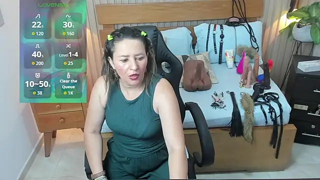 Snapshot of luciana_ballesteros_ chatting on October 8, 12:36 pm luciana ballesteros online show from October 8, 12:36 pm