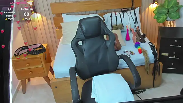 Snapshot of luciana_ballesteros_ chatting on October 17, 12:41 pm luciana ballesteros online show from October 17, 12:41 pm