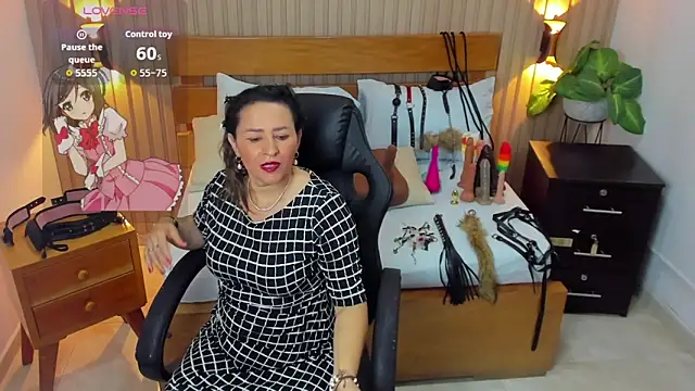 Snapshot of luciana_ballesteros_ chatting on October 27, 12:20 pm luciana ballesteros online show from October 27, 12:20 pm