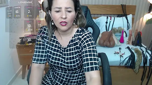 Snapshot of luciana_ballesteros_ chatting on November 10, 12:26 pm luciana ballesteros online show from November 10, 12:26 pm