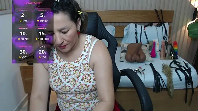 Snapshot of luciana_ballesteros_ chatting on November 20, 12:27 pm luciana ballesteros online show from November 20, 12:27 pm