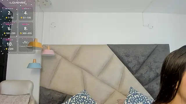 FaloonRoussel online show from October 20, 5:57 pm