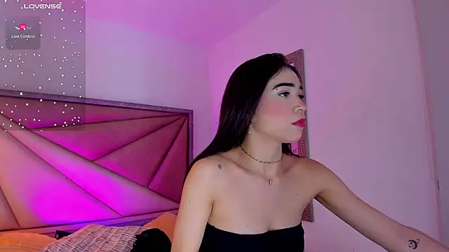 Snapshot of FaloonRoussel chatting on February 1, 12:42 am FaloonRoussel online show from February 1, 12:42 am