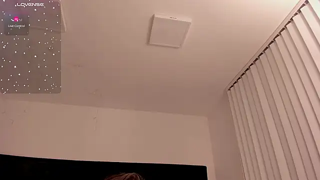 Snapshot of FaloonRoussel chatting on February 13, 6:15 pm FaloonRoussel online show from February 13, 6:15 pm