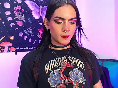 lilithnyx333 online show from April 8, 11:59 pm